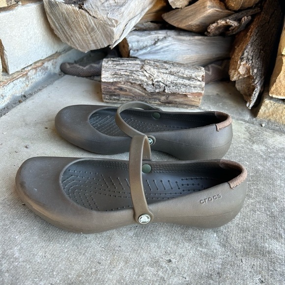 Crocs Brown Alice work brown ballet flat Mary Jane women’s slip on shoes Sz-6. G - Picture 3 of 9